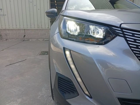 Peugeot e-2008 Eléctrico Allure 136 (100kW)