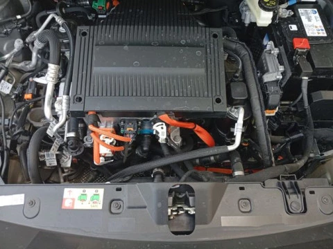 Peugeot e-2008 Eléctrico Allure 136 (100kW)