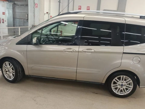Ford Tourneo Courier 1.0 EcoBoost 100cv Titanium