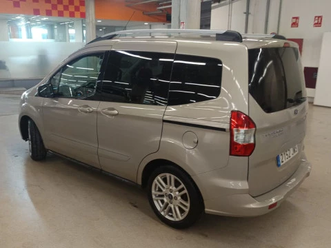 Ford Tourneo Courier 1.0 EcoBoost 100cv Titanium