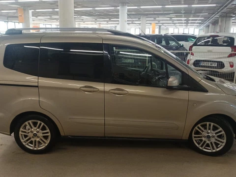 Ford Tourneo Courier 1.0 EcoBoost 100cv Titanium