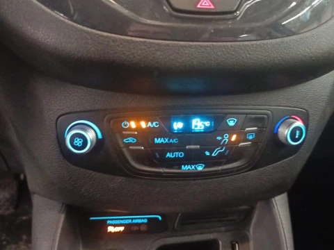 Ford Tourneo Courier 1.0 EcoBoost 100cv Titanium