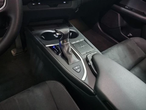 Lexus UX 2.0 250h Business