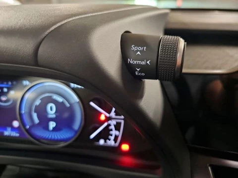 Lexus UX 2.0 250h Business