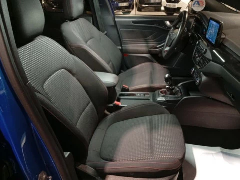 Ford Focus 1.0 Ecoboost MHEV 114kW ST-Line