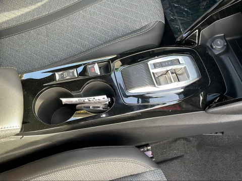 Peugeot e-2008 Eléctrico Allure 156 (115kW)