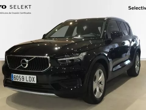 Volvo XC40 D3 MOMENTUM PRO AUTO. Volvo XC40 D3 MOMENTUM PRO AUTO.