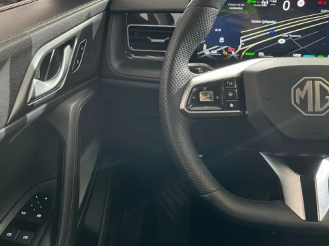 MG HS 1.5T PLUG IN HYBRID LUXURY