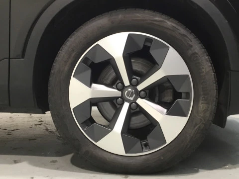 Volvo XC40 XC40 Bright Plus B4 AWD (gasolina) Automatic