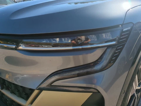 Renault Megane E-Tech Iconic Autonomía Confort AC22 EV60