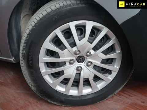 Peugeot Expert Combi BlueHDi 180 S&S Long EAT8 132 kW (180 CV)