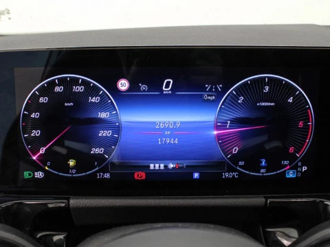 Mercedes-Benz GLA 2.0 GLA 200 D DCT 150 5P