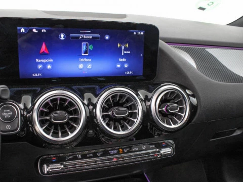 Mercedes-Benz GLA 2.0 GLA 200 D DCT 150 5P