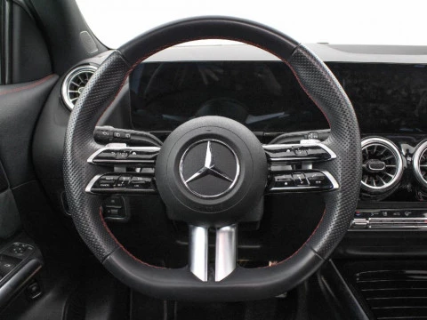 Mercedes-Benz GLA 2.0 GLA 200 D DCT 150 5P