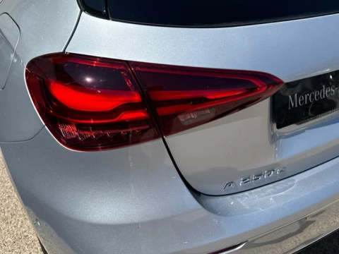 Mercedes-Benz Clase A  250 e Compact