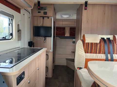 BURSTNER IXEO IXEO TIME IT 670