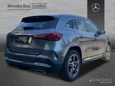 Mercedes-Benz GLA  200 d