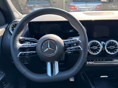 Mercedes-Benz GLA  200 d