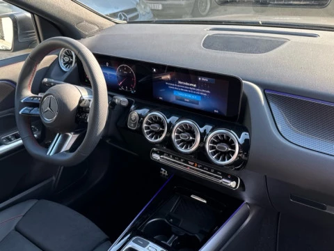 Mercedes-Benz GLA  200 d