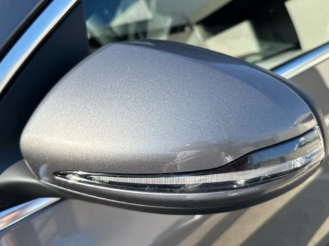 Mercedes-Benz GLA  200 d