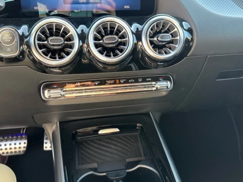 Mercedes-Benz GLA  200 d