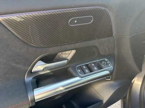 Mercedes-Benz GLA  200 d