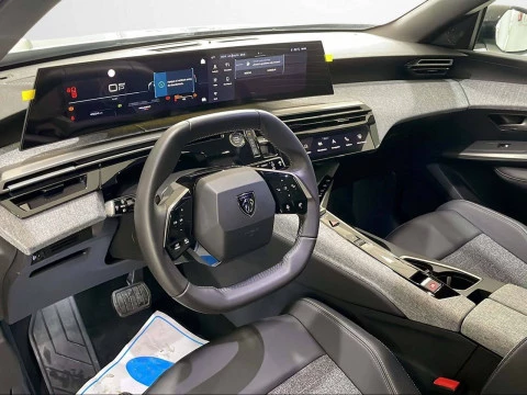 Peugeot 5008 Hybrid 1.2 107KW Allure eDCS6