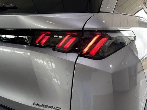 Peugeot 5008 Hybrid 1.2 107KW Allure eDCS6