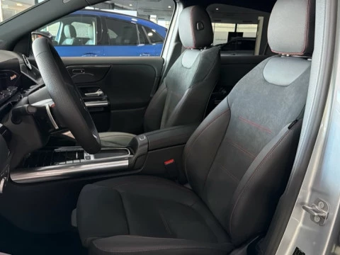 Mercedes-Benz GLA  200 d