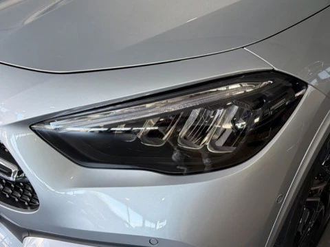 Mercedes-Benz GLA  200 d