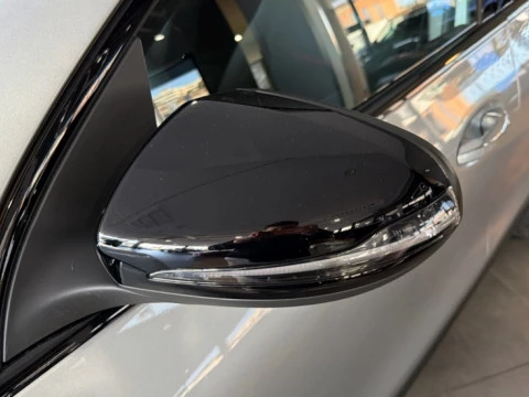 Mercedes-Benz GLA  200 d