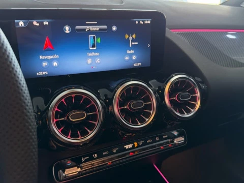 Mercedes-Benz GLA  200 d