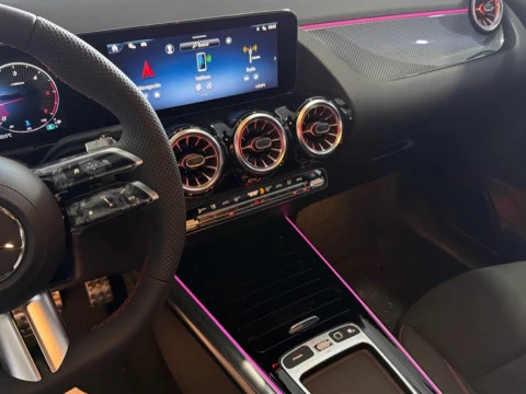 Mercedes-Benz GLA  200 d