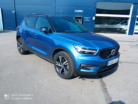 Volvo XC40 2.0 D4 R-DESIGN 4WD AUTO 190 5P Volvo XC40 2.0 D4 R-DESIGN 4WD AUTO 190 5P