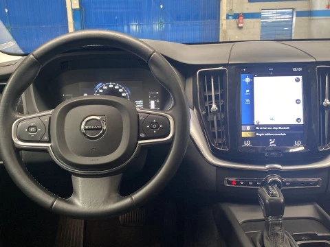 Volvo XC60 2.0 D4 MOMENTUM AUTO 4WD 5P