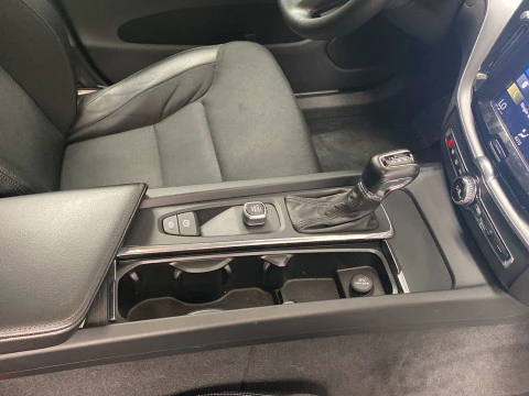 Volvo XC60 2.0 D4 MOMENTUM AUTO 4WD 5P