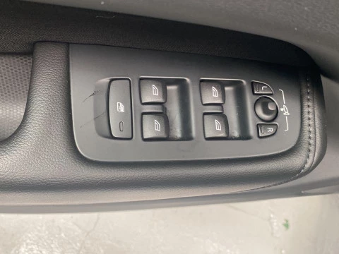 Volvo XC60 2.0 D4 MOMENTUM AUTO 4WD 5P