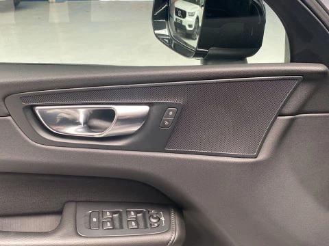 Volvo XC60 2.0 D4 MOMENTUM AUTO 4WD 5P