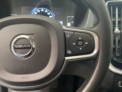 Volvo XC60 2.0 D4 MOMENTUM AUTO 4WD 5P