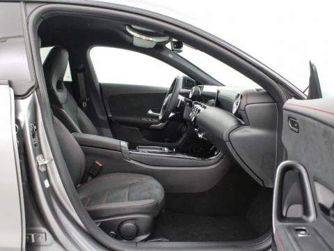 Mercedes-Benz CLA 200 MHEV 163CV 4P