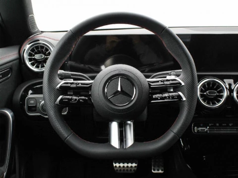 Mercedes-Benz CLA 200 MHEV 163CV 4P