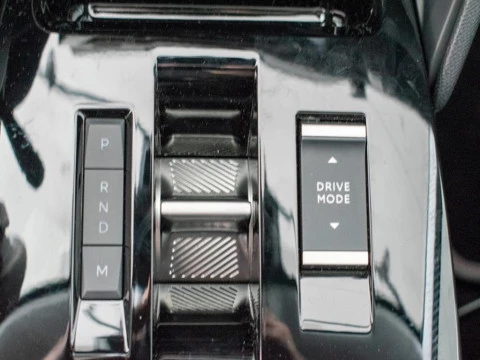 Citroën C4 1.2 HYBRID MHEV 145 EDCS6 COLLECTION 5P