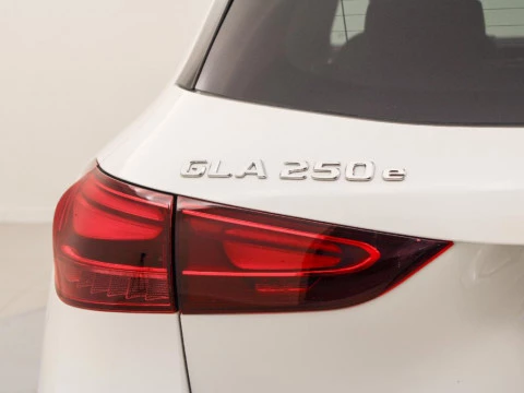 Mercedes-Benz Clase GLA 1.3 GLA 250 E DCT 218 5P