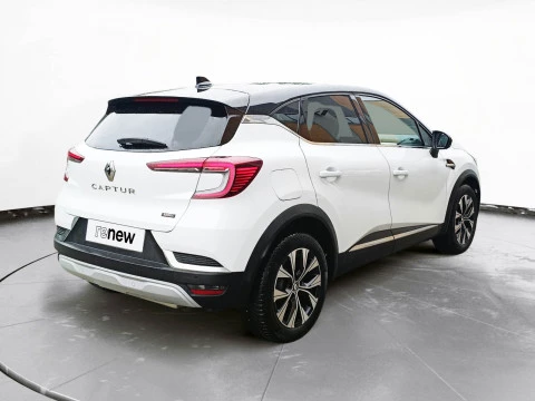 Renault Captur 1.6 E-TECH 117KW TECHNO PLUG IN 5P