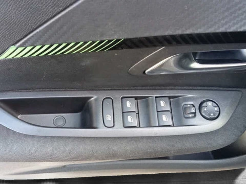 Peugeot 208 PureTech 100 Active 75 kW (100 CV)