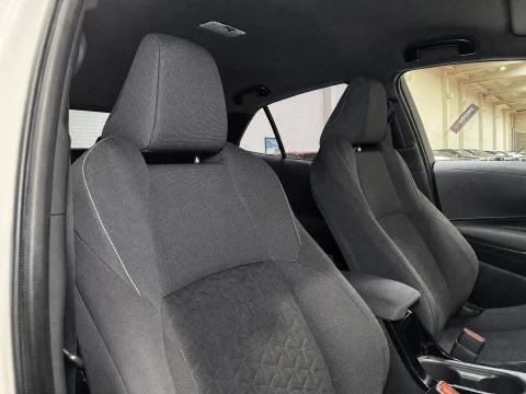 Toyota Corolla 1.8 125H ACTIVE TECH E-CVT