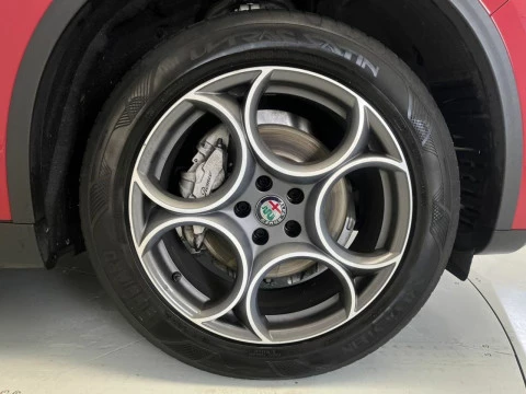 Alfa Romeo Stelvio 2.0 TURBO 148KW SPRINT AUTO 4WD 200 5P