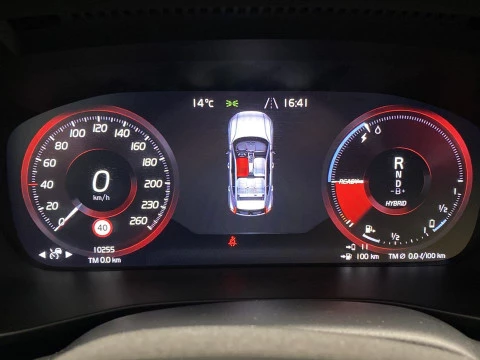 Volvo XC40 1.5 T4 RECHARGE R-DESIGN DCT 5P