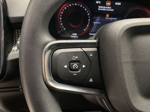 Volvo XC40 1.5 T4 RECHARGE R-DESIGN DCT 5P