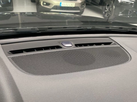 Volvo XC40 1.5 T4 RECHARGE R-DESIGN DCT 5P